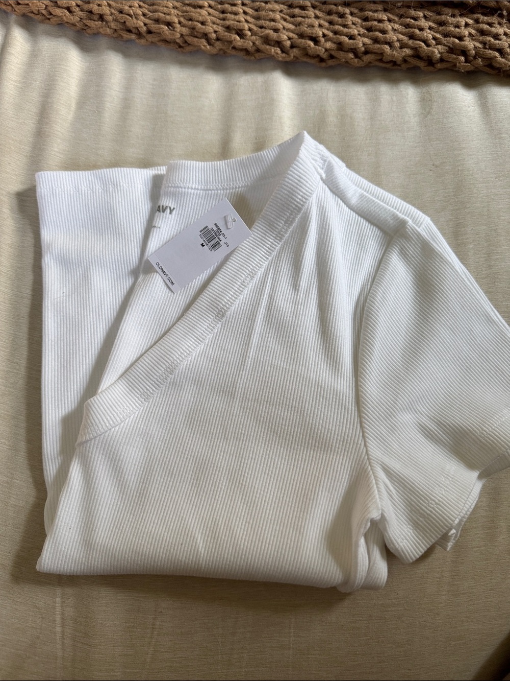 NWT Old Navy Snug Crop Ribbed V-Neck